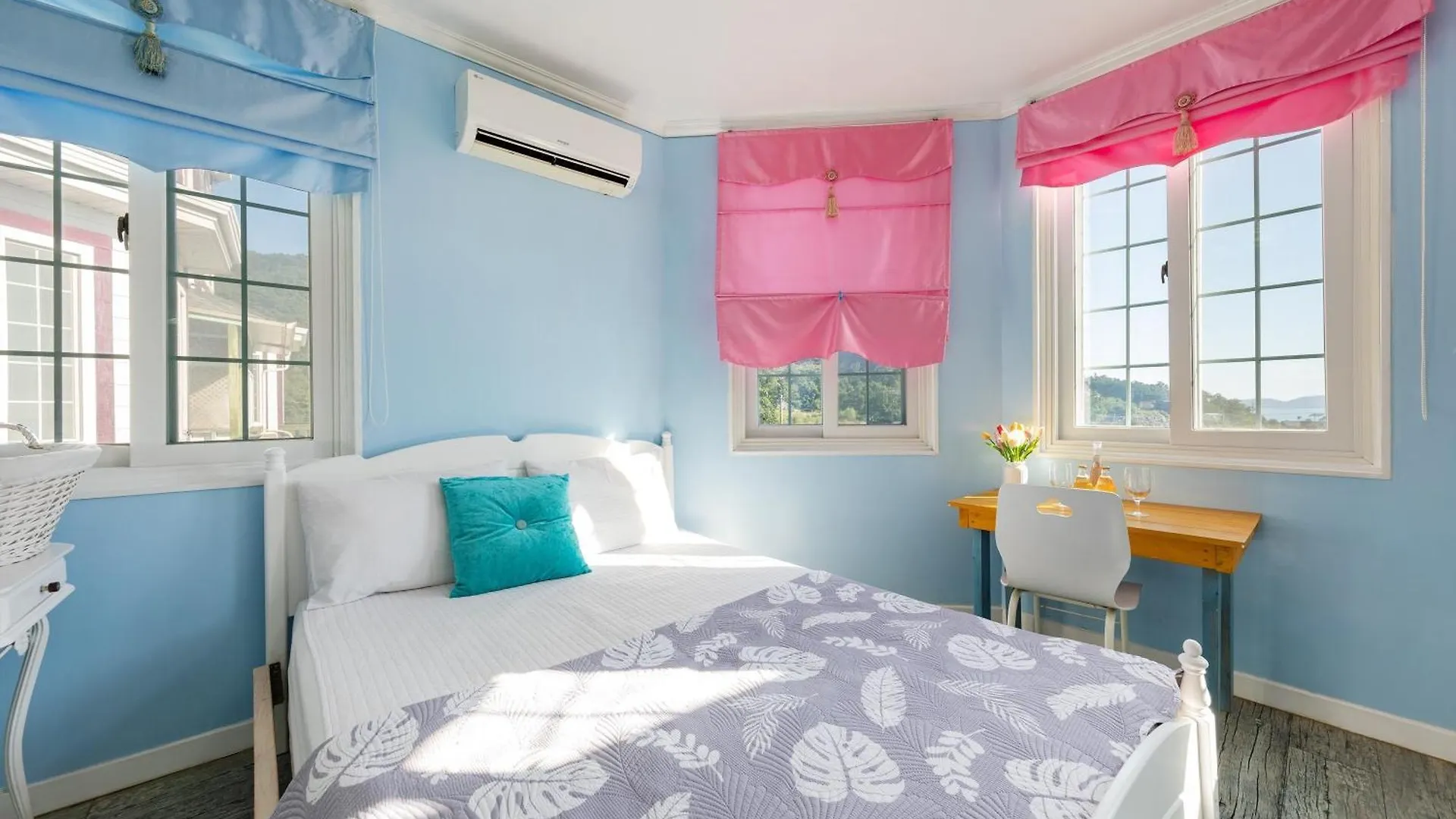 강화 콘체르트펜션 애견 전용풀 운영 인천 3*,  대한민국